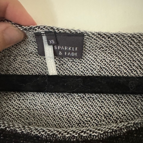 Crop top with 3/4 sleeves - Picture 3 of 3